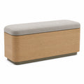 Banco de madera con cojín de tela gris
