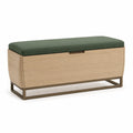 Banco de madera y metal con asiento verde